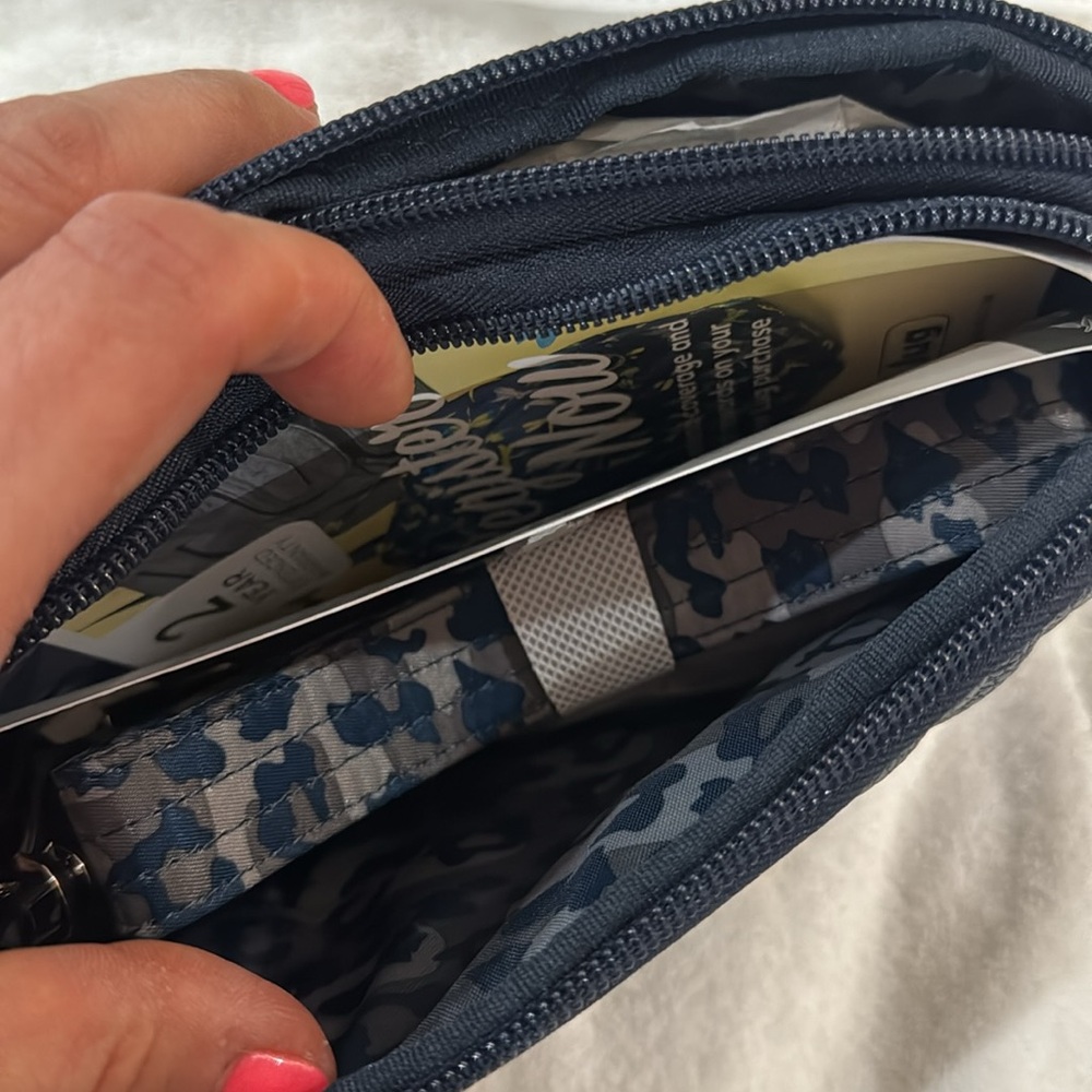 NWT Lug VL Coupe crossbody bag in Navy - Picture 3 of 5